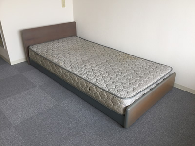 シングルベッド木製フレームタイプの引越し画像
